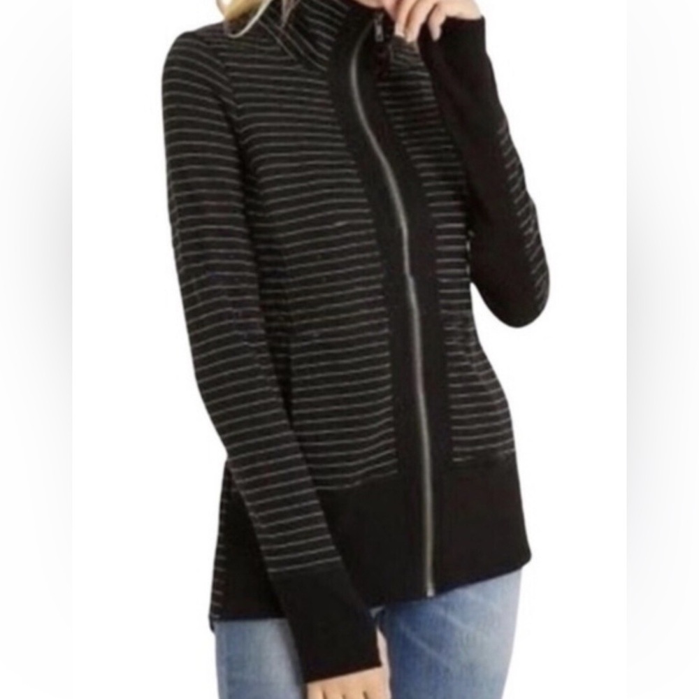 CAbi Black and White Striped Athletic Sprint Jacket with Thumb Holes Size Small